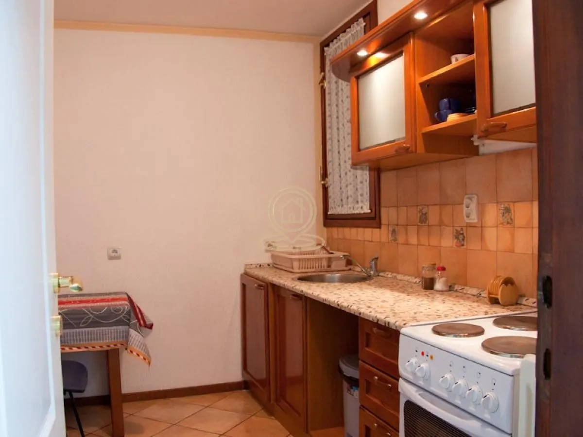 Rent, three bedroom apartment, 80m², Vračar Sve Podlokacije, Beograd