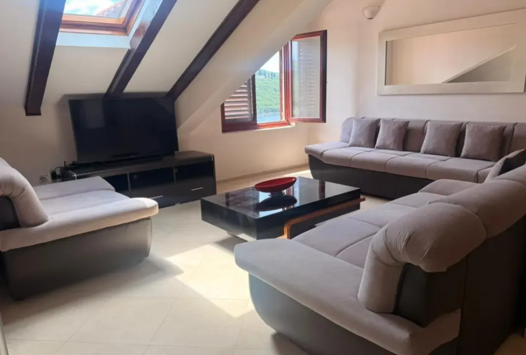 Prodaja, dvosoban stan, 92m², Bigova, Kotor