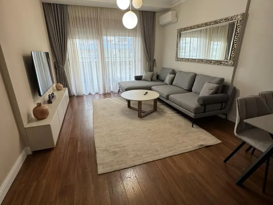 Izdavanje, jednosoban stan, 52m², Master Kvart, Podgorica