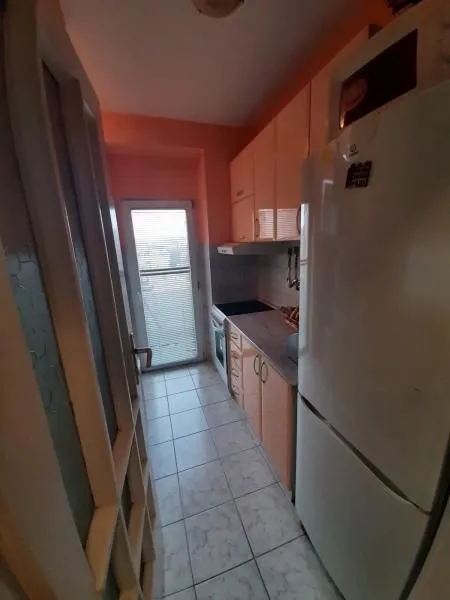 Izdavanje, dvosoban stan, 50m², Centar, Niš