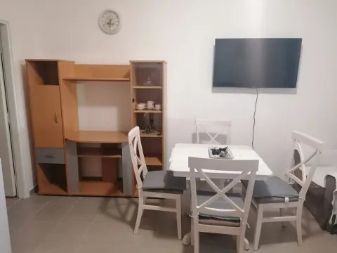 Izdavanje, jednosoban stan, 50m², Tripovići, Tivat - image 2