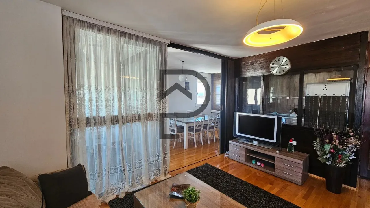 Izdavanje, stan, 80m², Blok 5, Podgorica