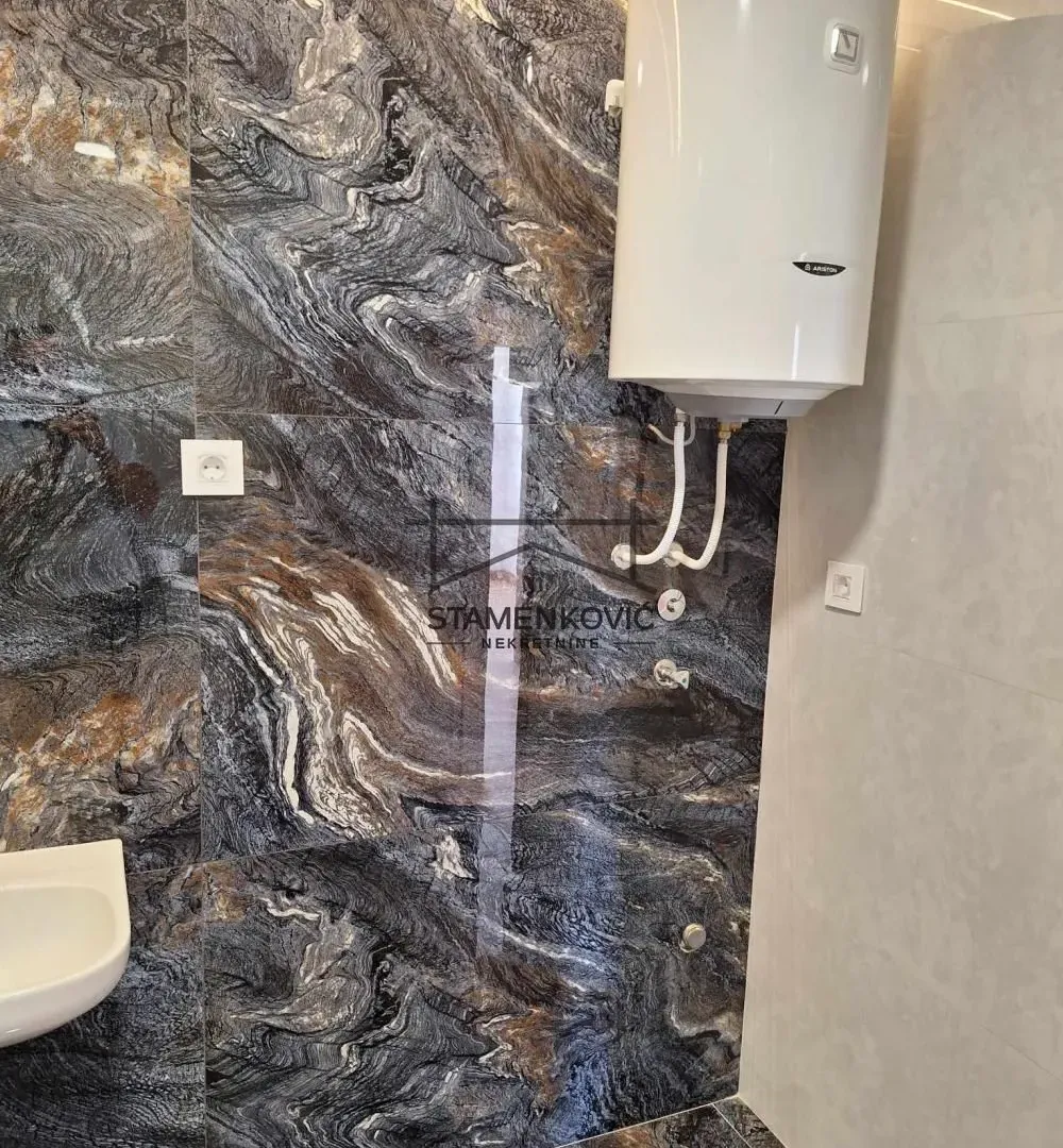 Prodaja, četvorosoban stan, 85m², Mišeluk, Petrovaradin