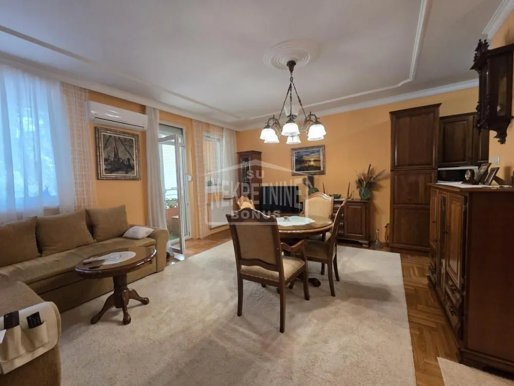 Prodaja, dvosoban stan, 49m², Centar, Subotica