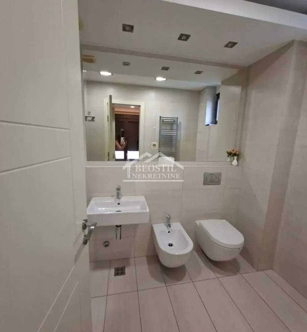 Rent, four bedroom apartment, 125m², Savski Venac, Beograd