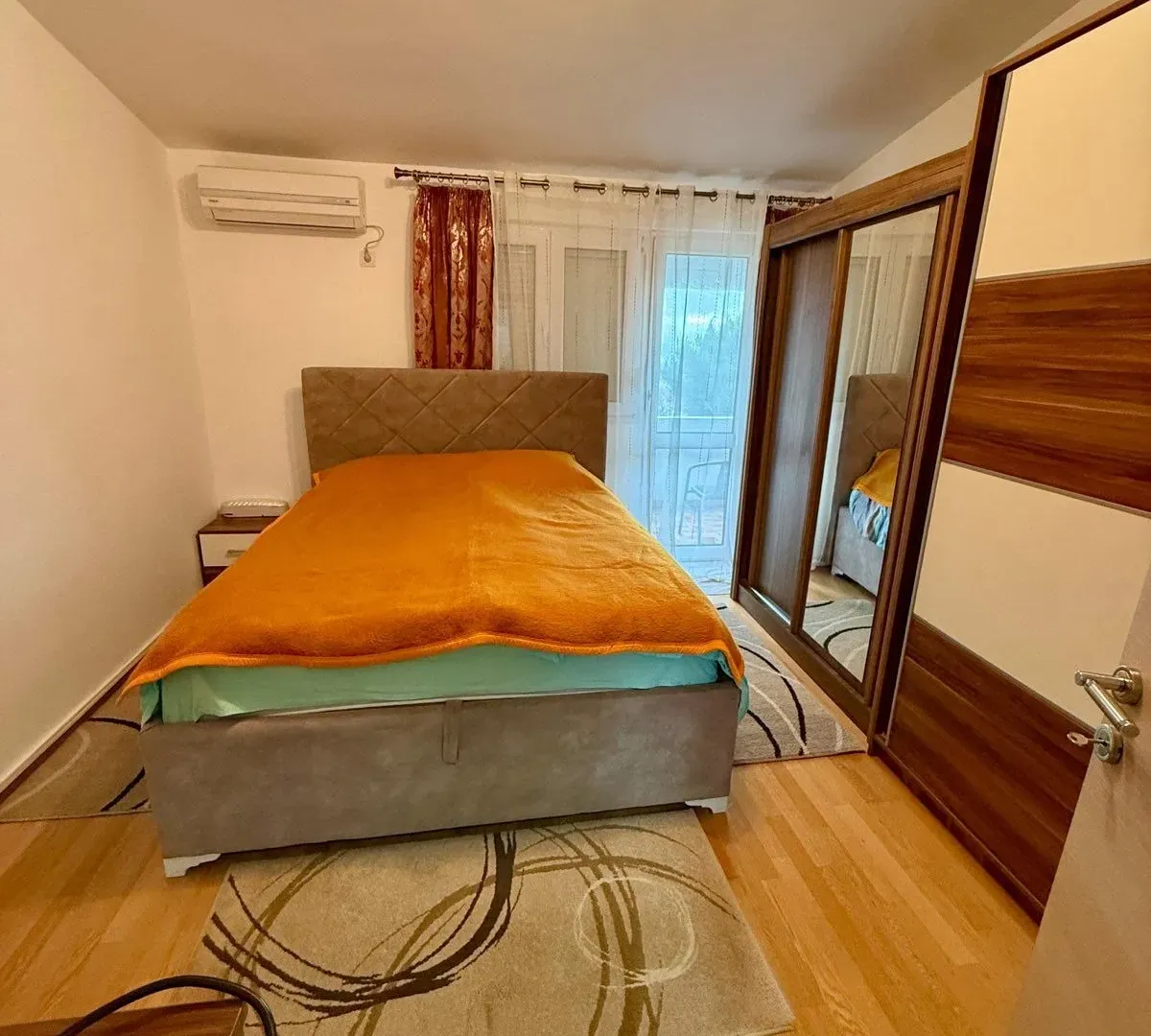 Rent, three bedroom apartment, 140m², Sutomore, Bar