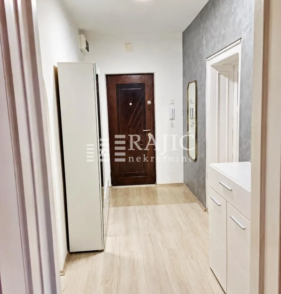 Sale, two bedroom apartment, 71m², Skojevsko Naselje, Beograd
