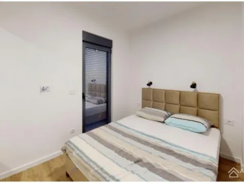 Izdavanje, dvosoban stan, 75m², Kalimanj, Tivat - image 7