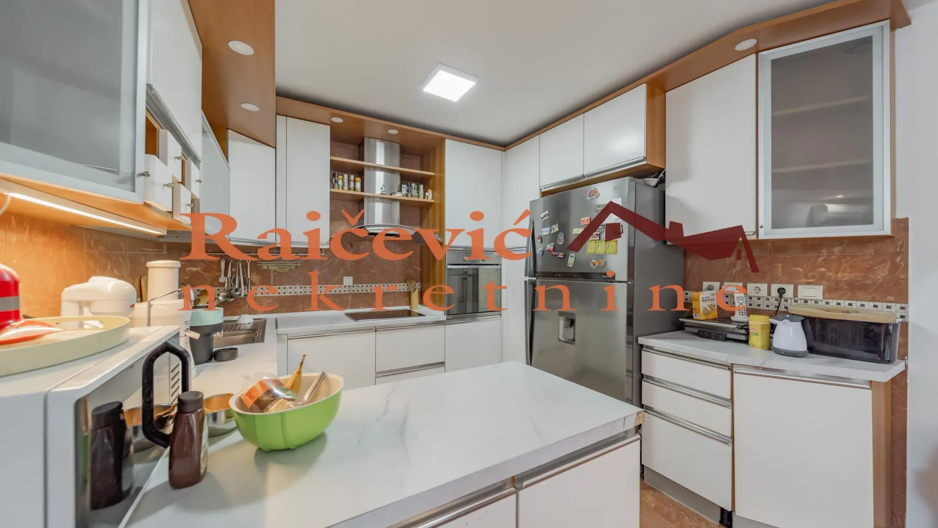 Izdavanje, kuća, 110m², Savski Venac, Beograd