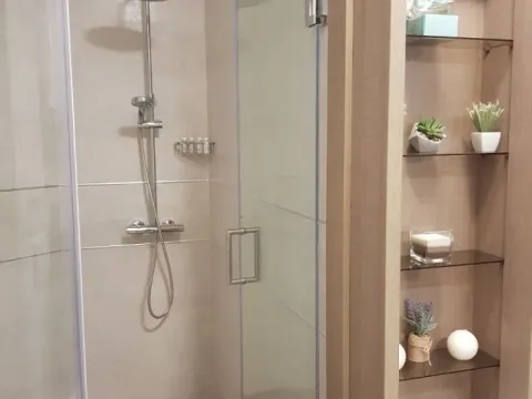 Rent, one bedroom apartment, 52m², Rafailovići, Budva - image 11