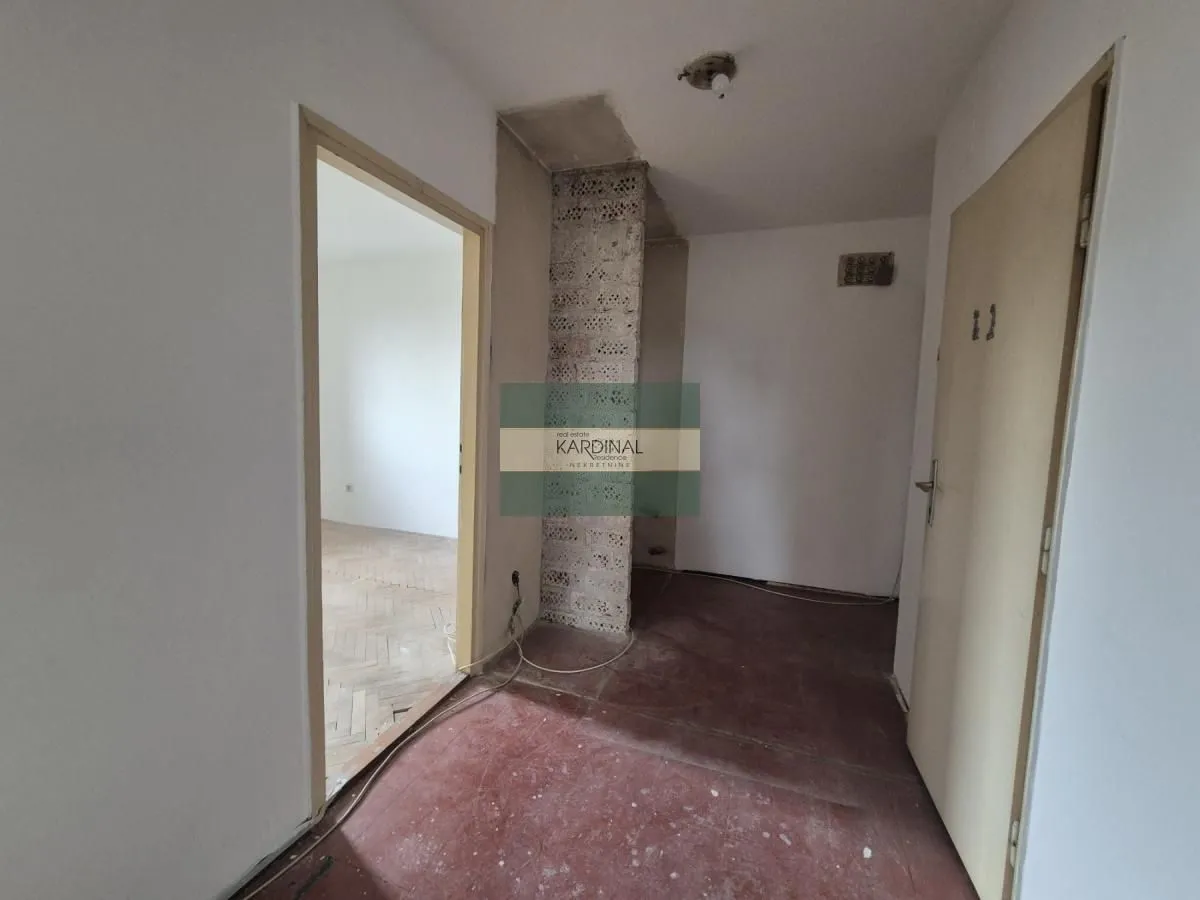 Prodaja, dvosoban stan, 52m², Vašarište, Jagodina