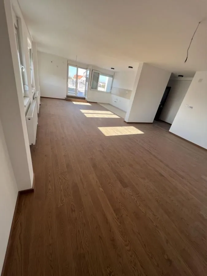 Prodaja, stan, 207m², Telep, Novi Sad Sve Podlokacije