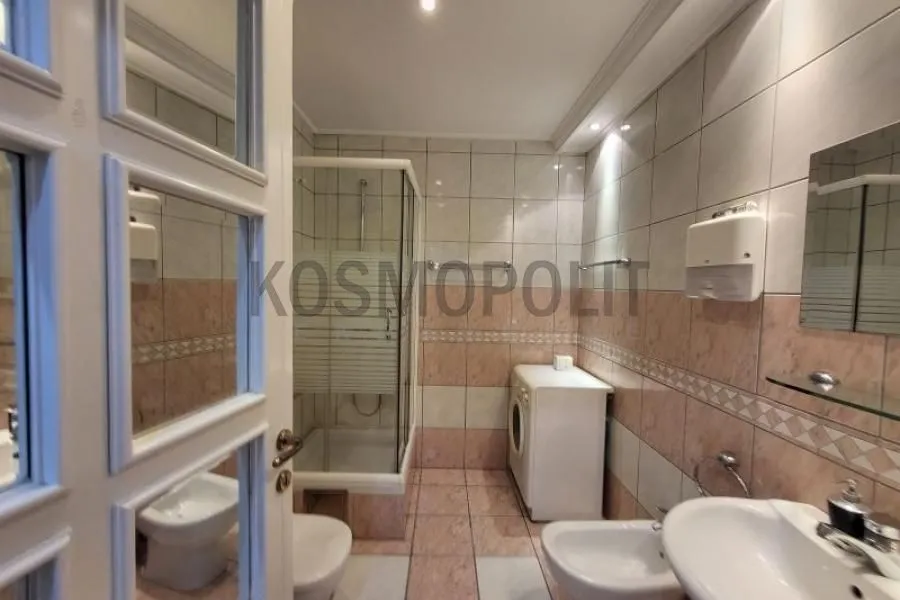 Izdavanje, stan, 221m², Kalenić Pijaca, Vračar Sve Podlokacije
