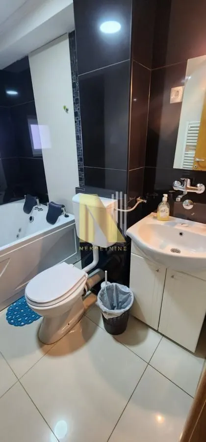 Izdavanje, trosoban stan, 80m², Petrovaradin, Novi Sad