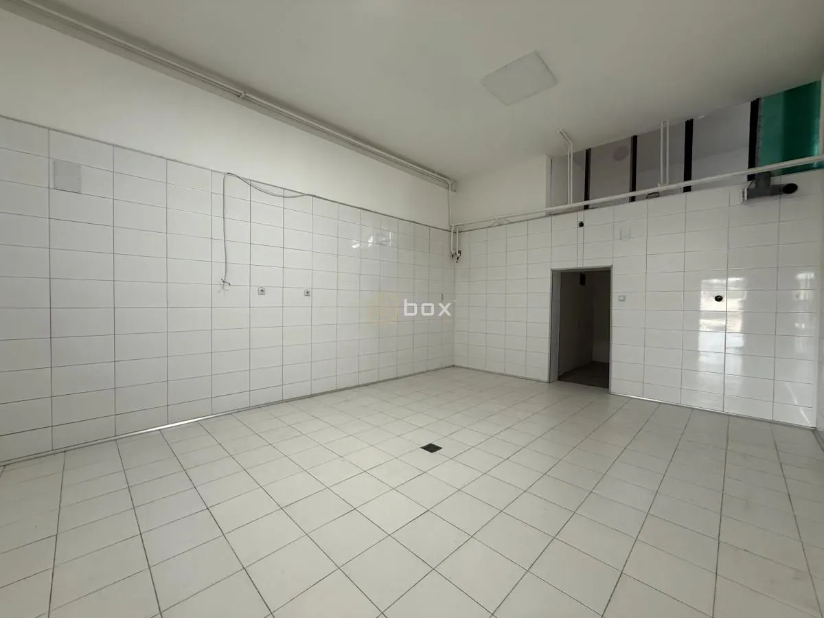 Rent, office space, 75m², Crveni Krst, Niš