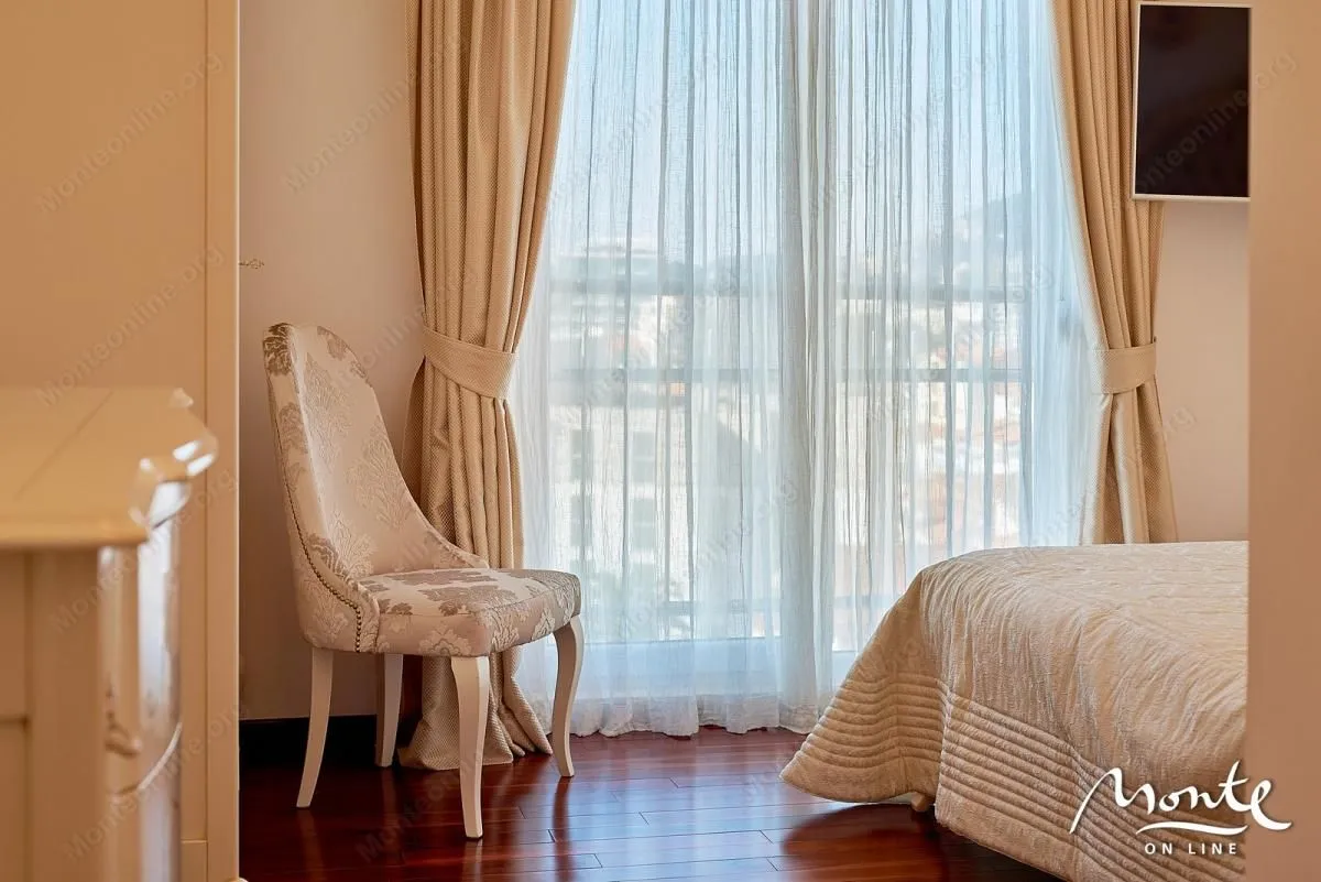 Sale, three bedroom apartment, 150m², Bečići, Budva