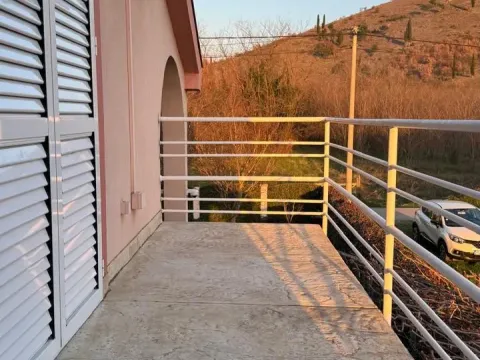 Izdavanje, trosoban stan, 88m², Dajbabe, Podgorica - image 19