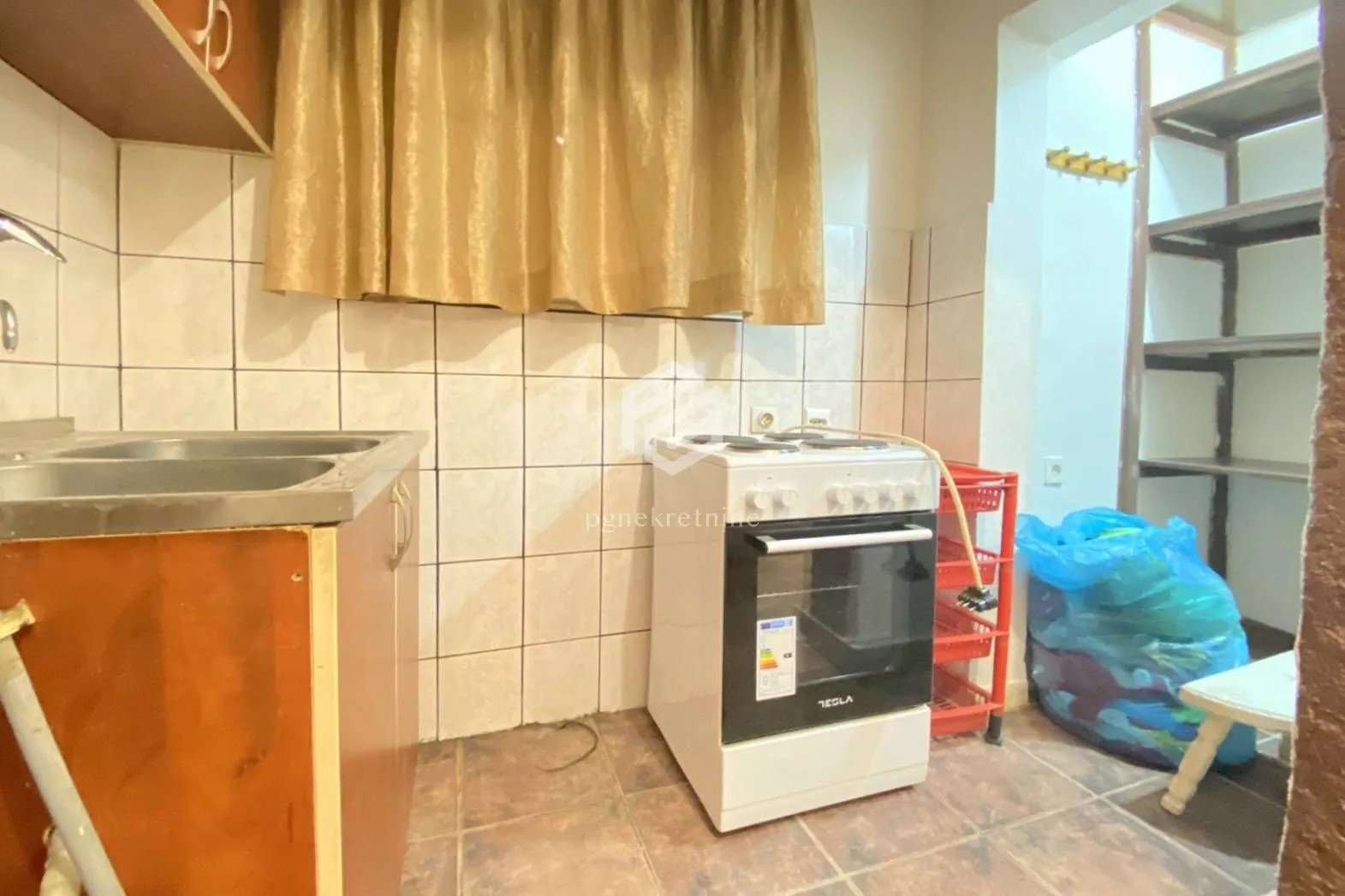 Izdavanje, dvosoban stan, 68m², Centar, Podgorica