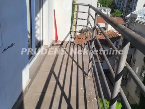 Izdavanje, jednosoban stan, 36m², Južni Bulevar, Vračar Sve Podlokacije - image 7