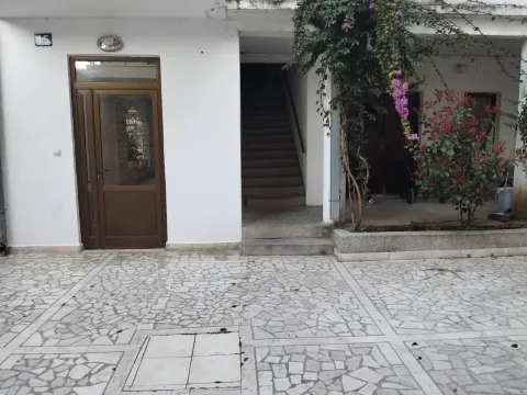 Izdavanje, jednosoban stan, 25m², Centar, Budva - image 3