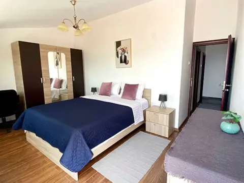 Izdavanje, dvosoban stan, 93m², Petrovac, Budva - image 15