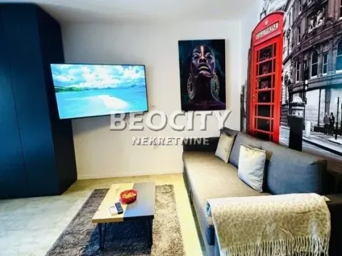 Izdavanje, stan, 32m², Centar, Novi Sad