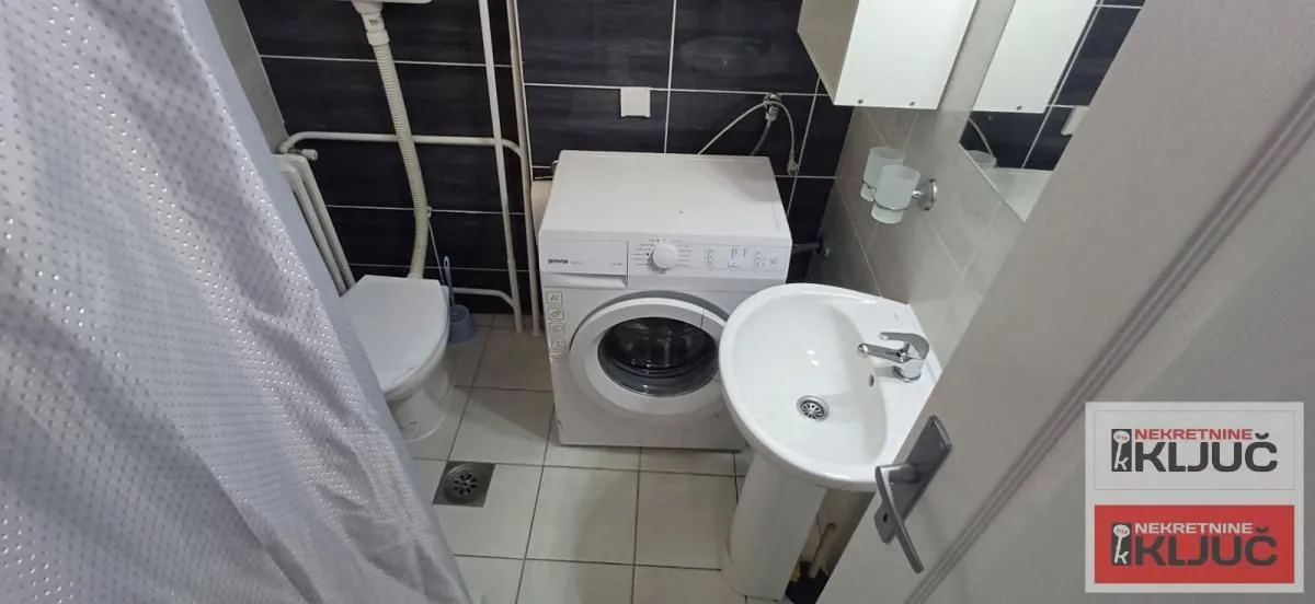 Izdavanje, garsonjera, 27m², Centar, Novi Sad