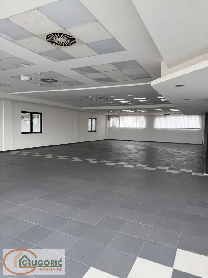 Rent, office space, 550m², Centar, Šabac