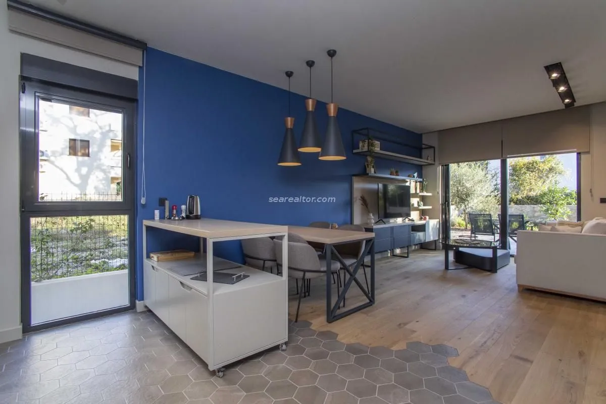 Prodaja, jednosoban stan, 125m², Donja Lastva, Tivat