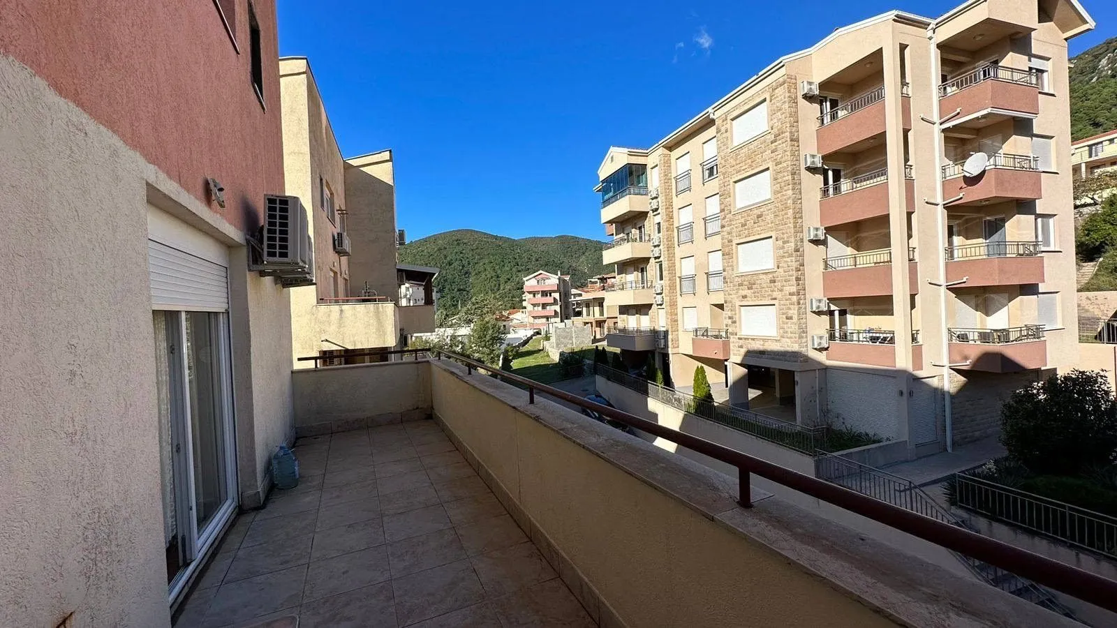 Izdavanje, stan, 70m², Budva, Crna Gora