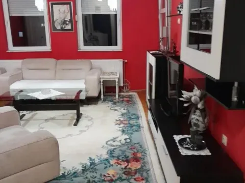 Izdavanje, četvorosoban stan, 120m², Centar, Novi Sad - image 8