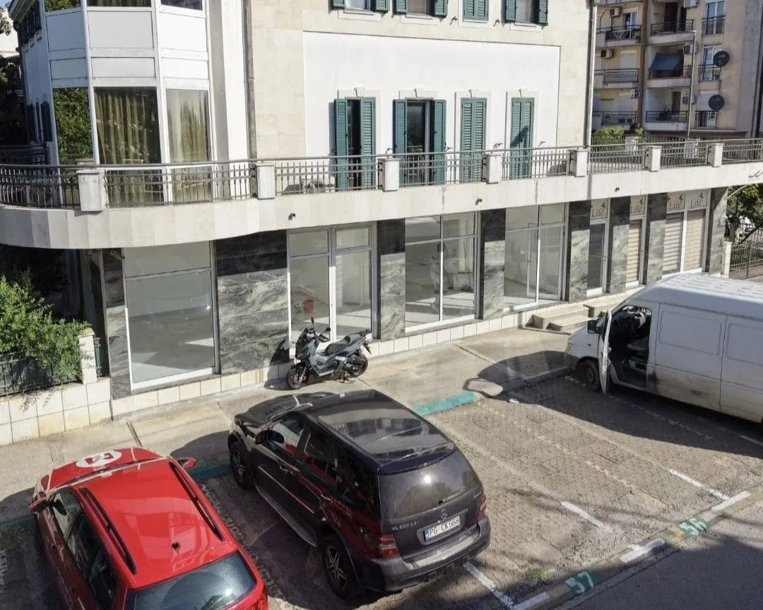 Rent, office space, 59m², Ljubović, Podgorica