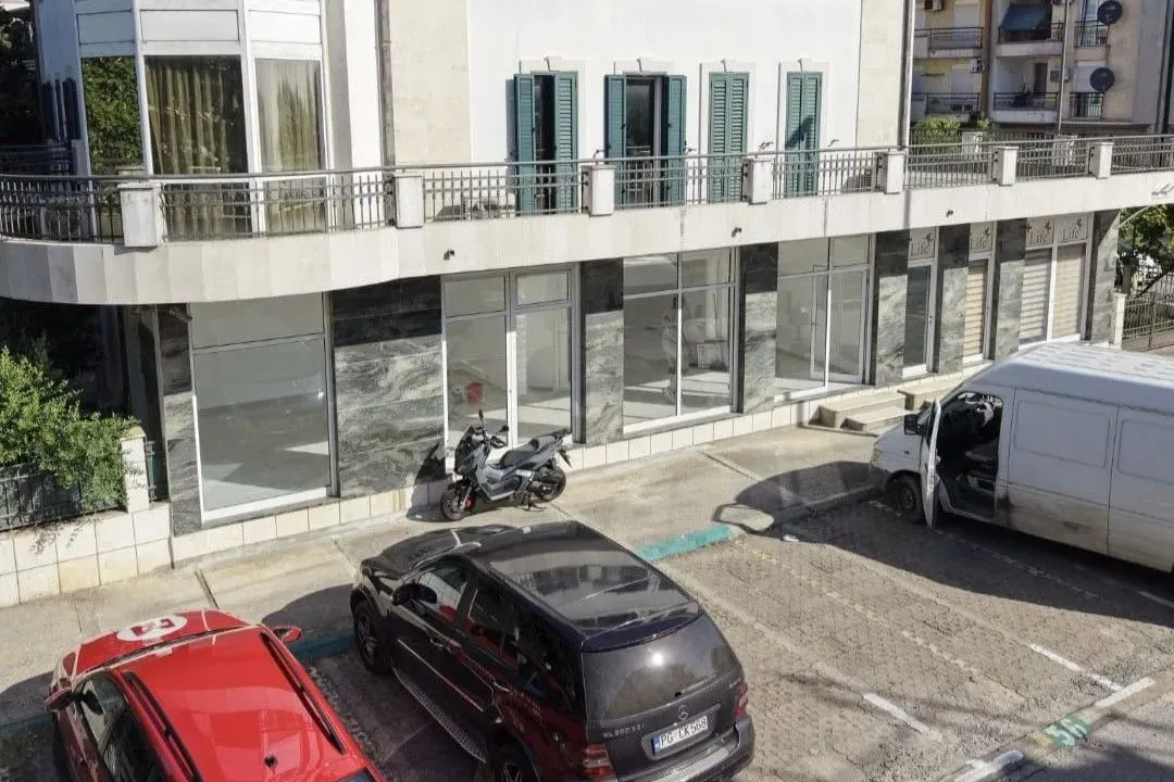 Izdavanje, poslovni prostor, 59m², Ljubović, Podgorica
