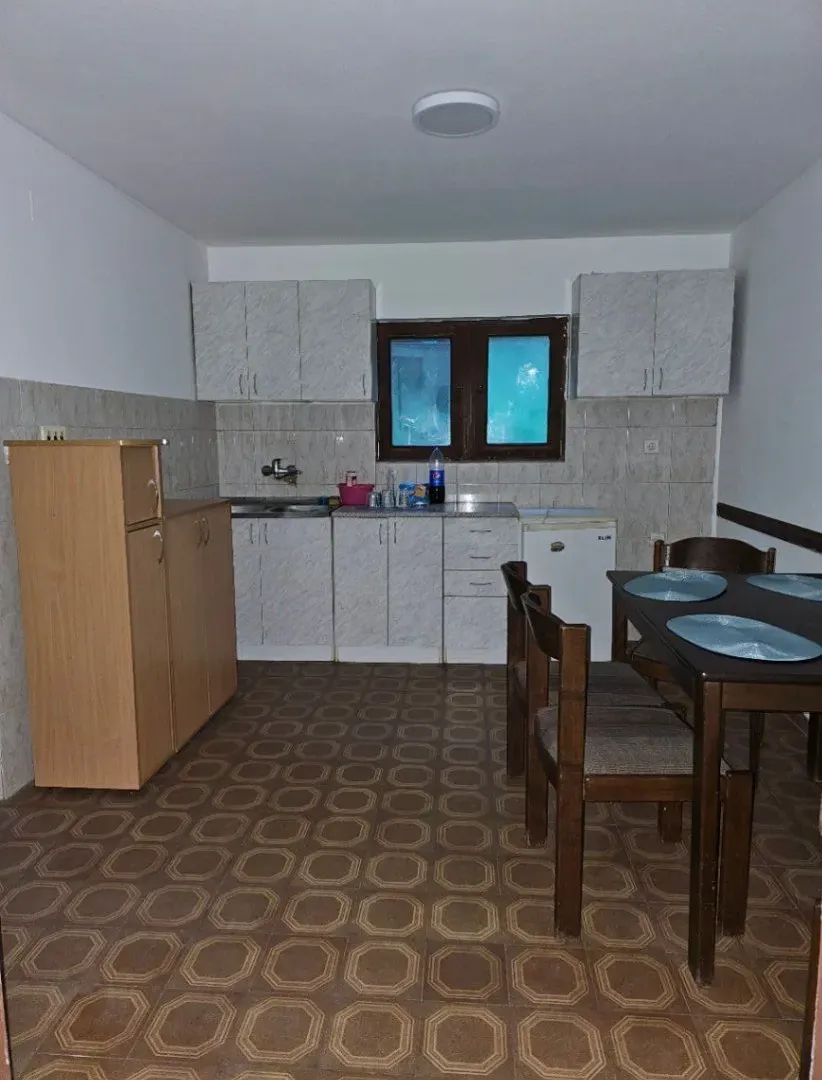Prodaja, kuća, 140m², Trnava, Jagodina