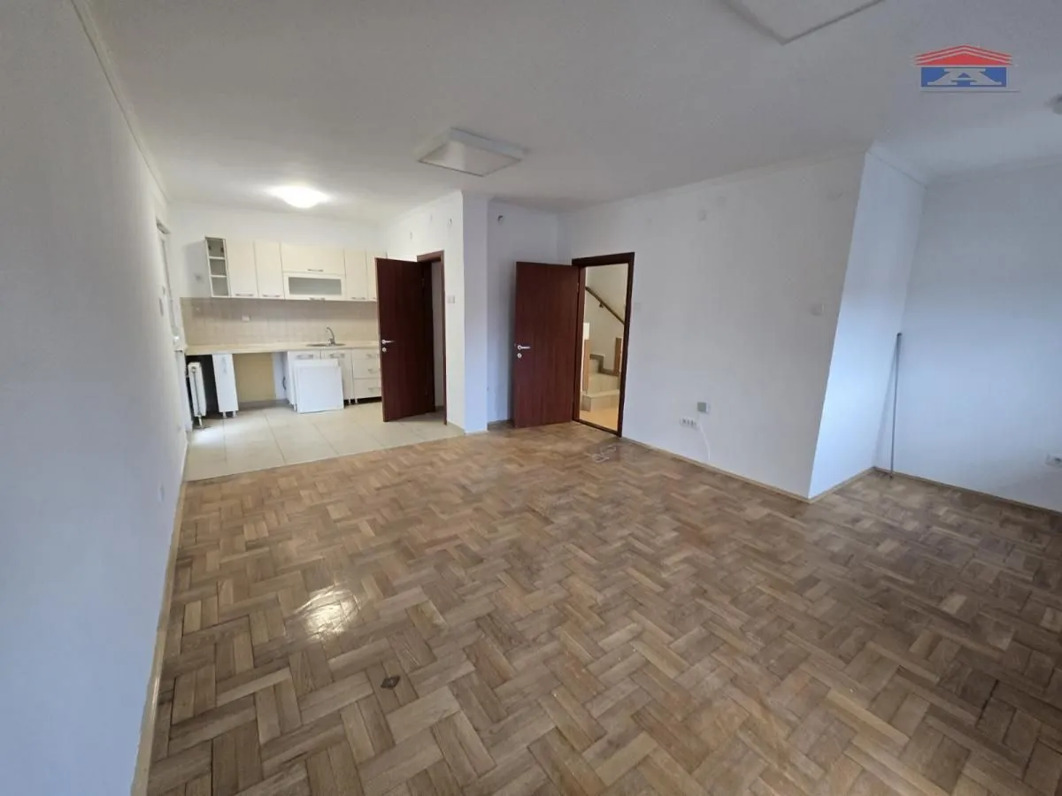 Izdavanje, trosoban stan, 85m², Grbavica, Novi Sad Sve Podlokacije