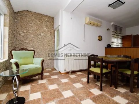 Izdavanje, kuća, 250m², Stari Aerodrom, Podgorica - image 7