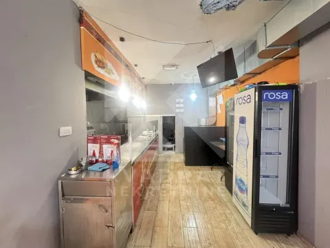 Izdavanje, poslovni prostor, 70m², Centar, Podgorica - image 5