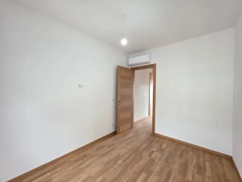 Sale, one bedroom apartment, 43m², Bečići, Budva - image 17
