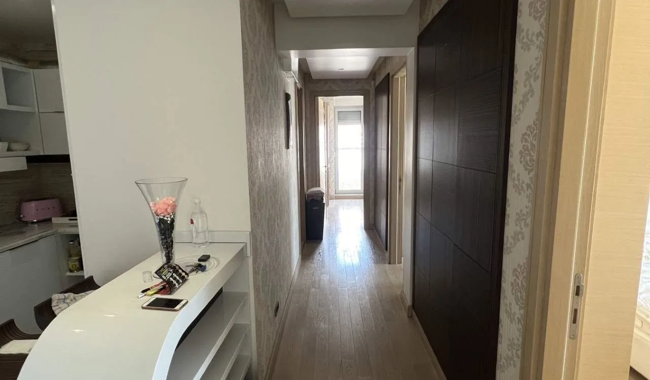 Izdavanje, trosoban stan, 125m², Rozino, Budva