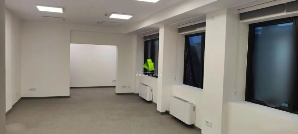 Rent, office space, 235m², Medijana, Niš