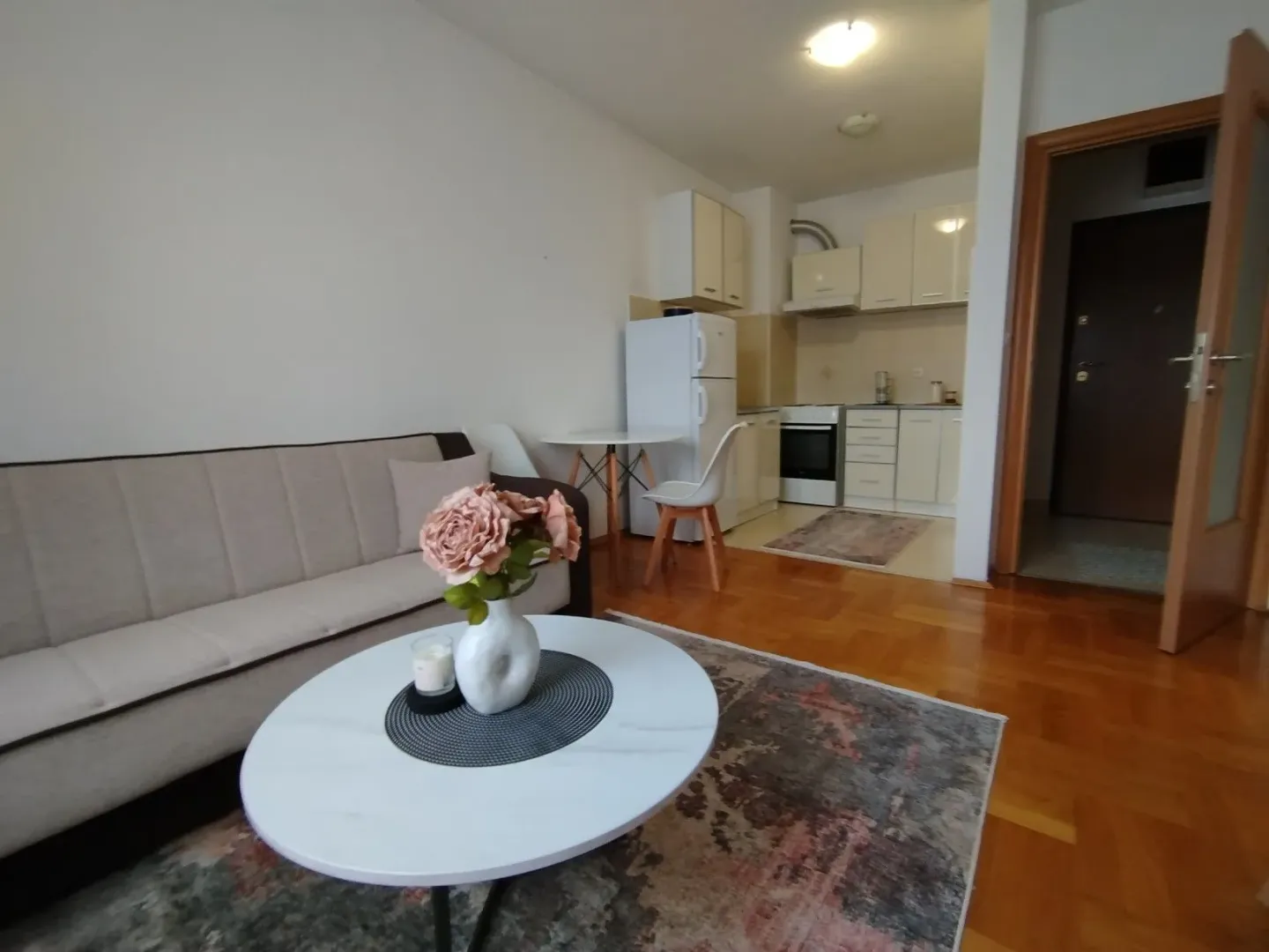 Rent, one bedroom apartment, 36m², Stari Aerodrom, Podgorica