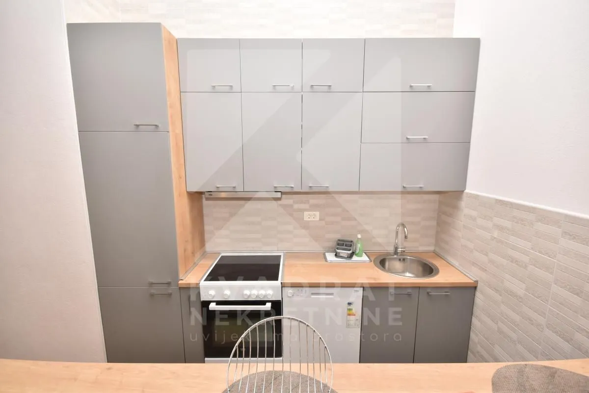 Izdavanje, dvosoban stan, 84m², Zagorič, Podgorica