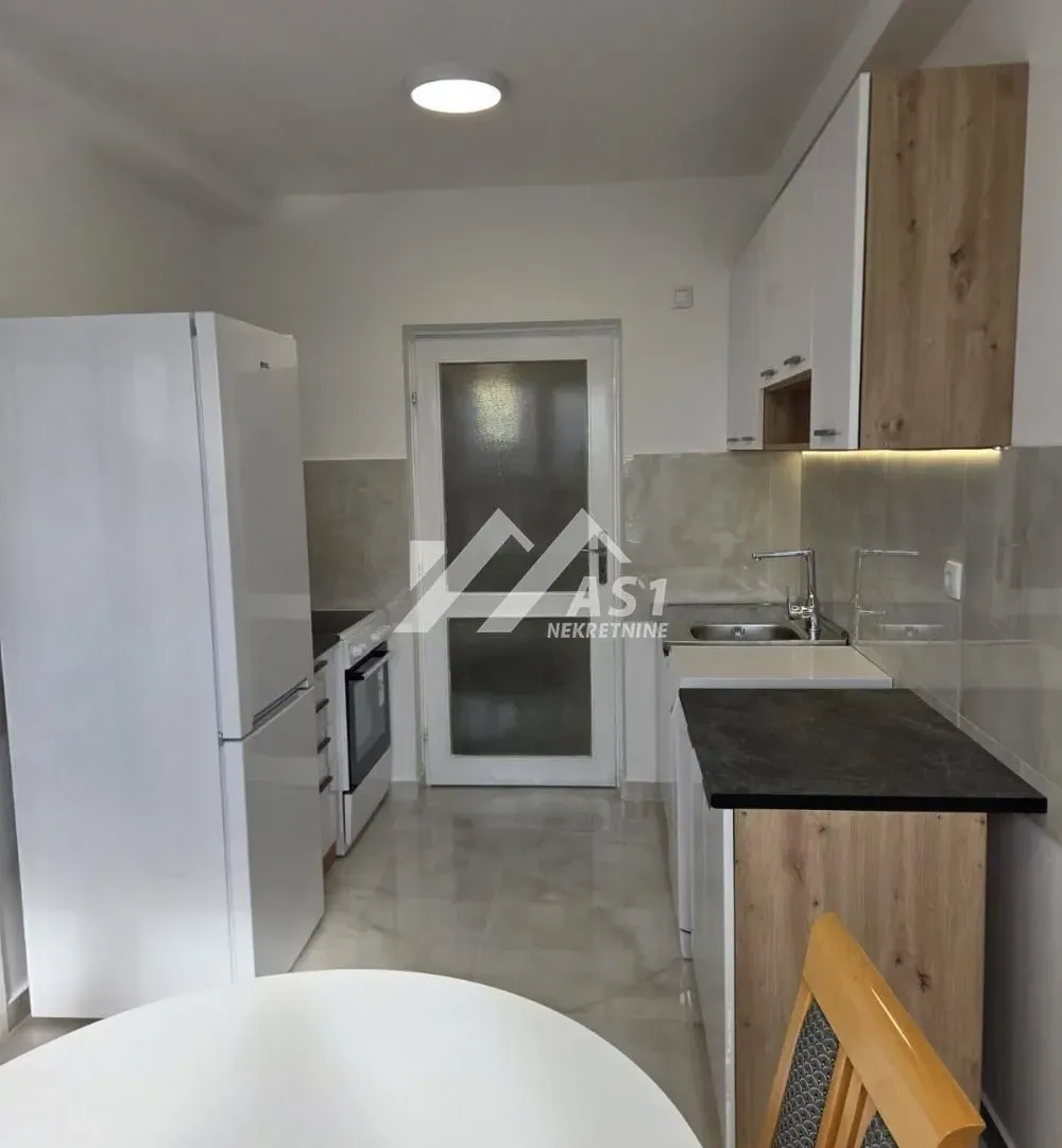 Izdavanje, trosoban stan, 68m², Kej, Novi Sad Sve Podlokacije