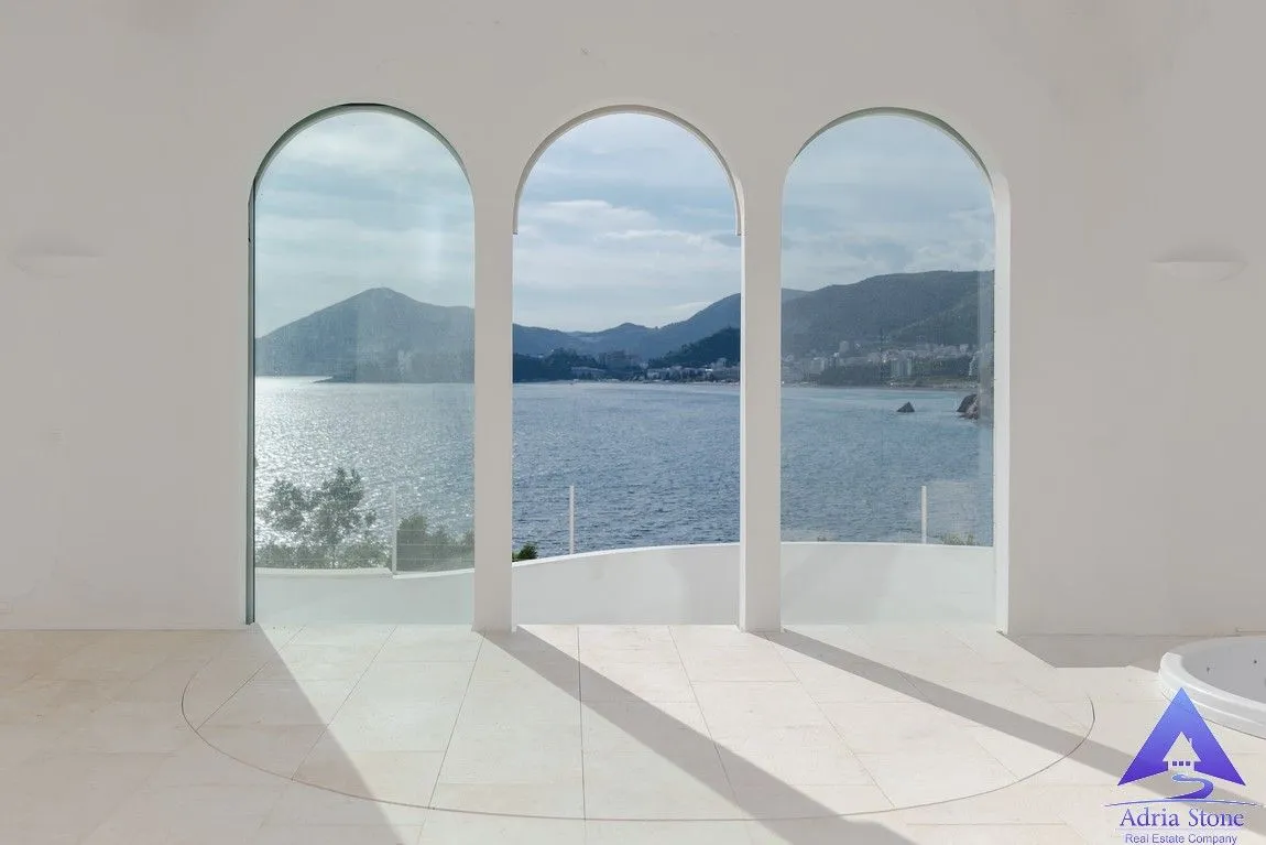 Sale, house, 350m², Kamenovo, Budva