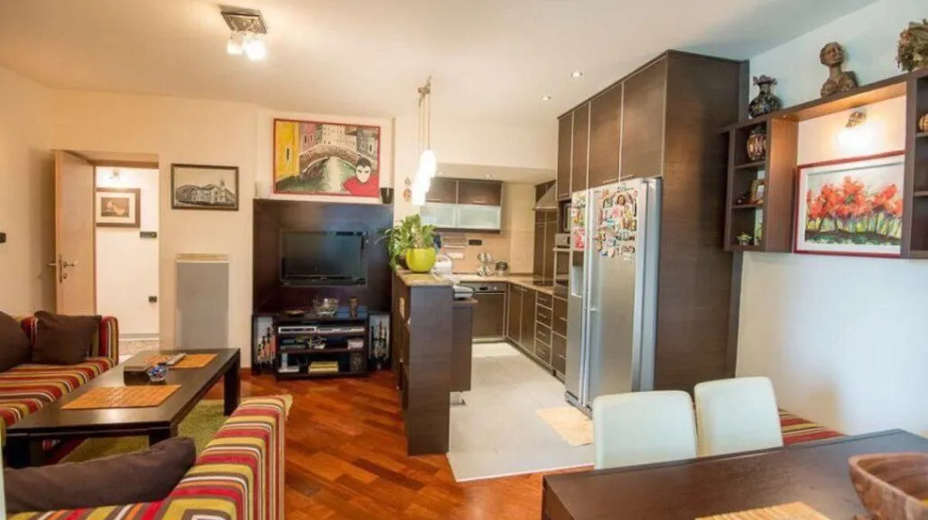 Prodaja, dvosoban stan, 70m², Centar, Tivat
