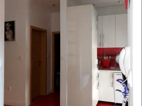 Izdavanje, jednosoban stan, 43m², Bečići, Budva - image 7