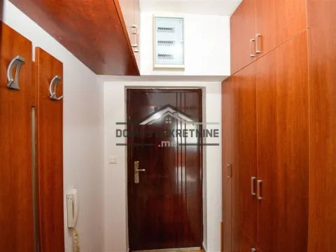 Izdavanje, jednosoban stan, 42m², Blok 6, Podgorica - image 7