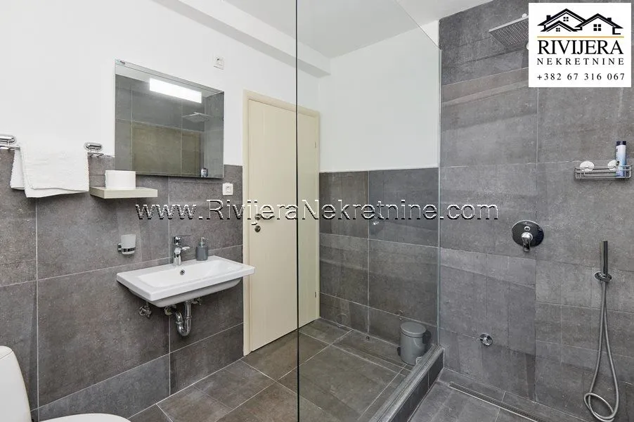 Sale, house, 450m², Dobrota, Kotor