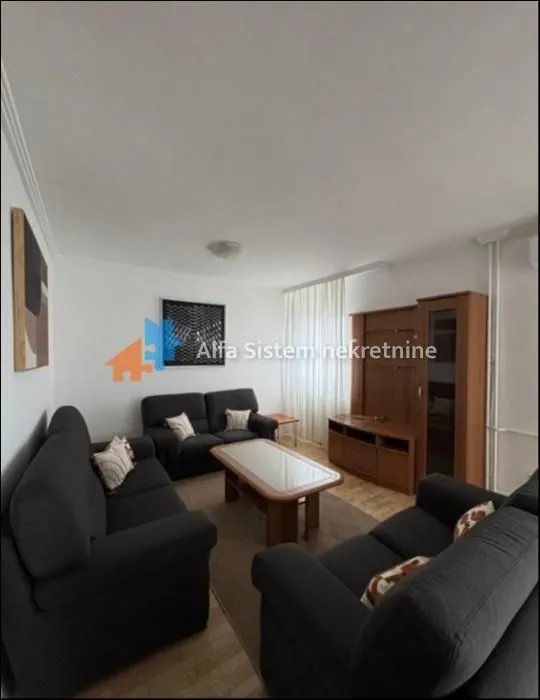 Izdavanje, četvorosoban stan, 120m², Savski Venac, Beograd