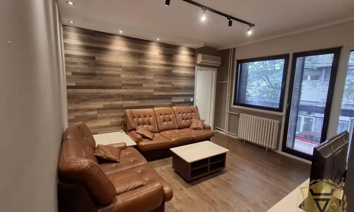 Izdavanje, dvosoban stan, 70m², Palilula Sve Podlokacije, Beograd